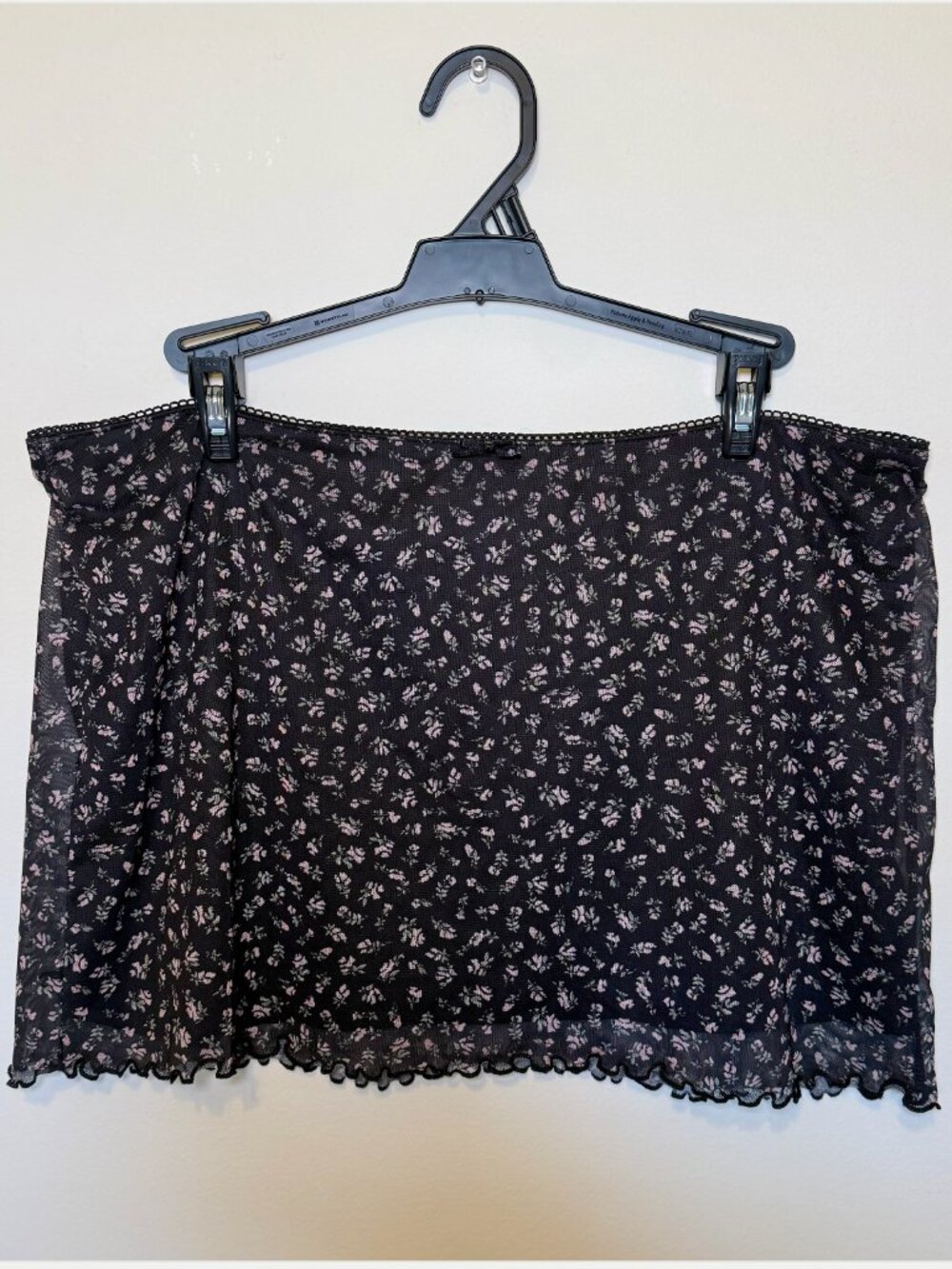 H&M Divided Black Floral Mesh Mini Skirt – Large